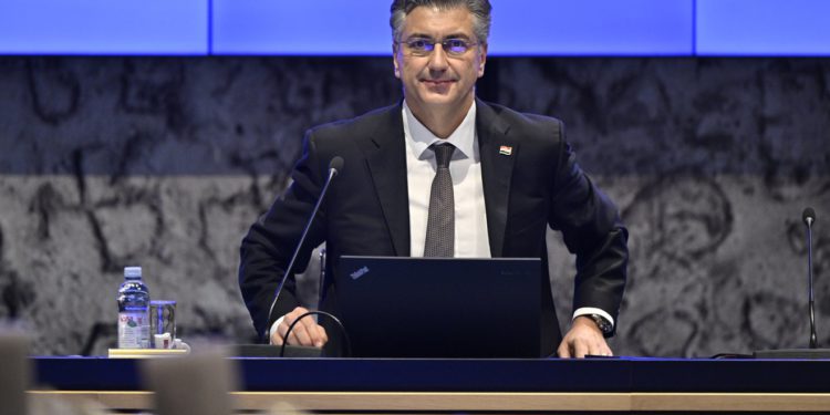 Plenković na Badnjak poslao poruku koja će odjeknuti Hrvatskom: ‘To nam je sad potrebnije nego ikad’