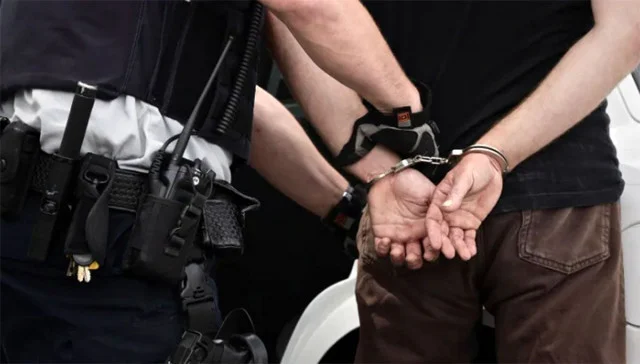 Policajac iz BiH pretukao muškarca, oglušio se i na zapovijed nadređenog da prestane