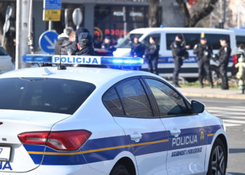 Policija po Hrvatskoj zadnje vrijeme stalno vozi s upaljenim plavim svjetlima: Razlog je vrlo zanimljiv