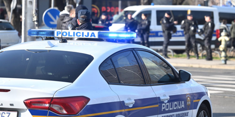 Policija po Hrvatskoj zadnje vrijeme stalno vozi s upaljenim plavim svjetlima: Razlog je vrlo zanimljiv