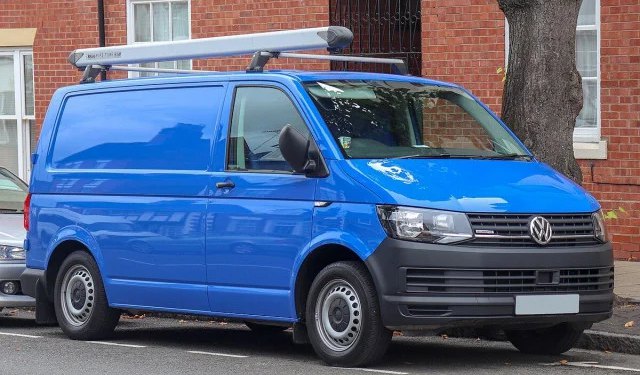 Porezna uprava u Mostaru prodaje zaplijenjena vozila VW Transporter i Mercedes Vito