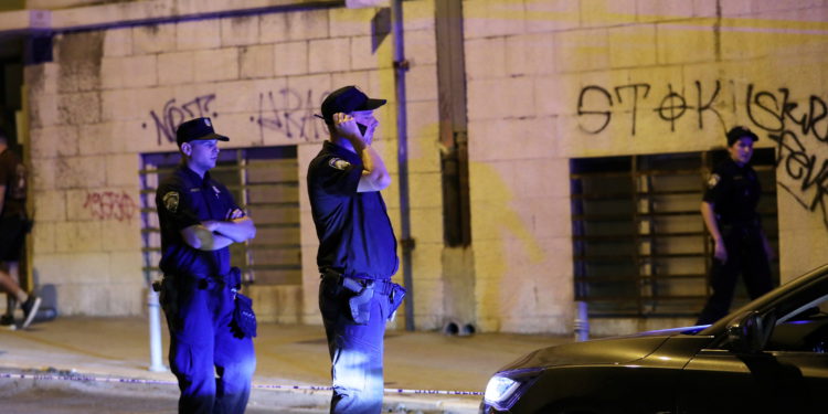 Poznati detalji brutalnog napada na splitskog policajca: ‘Dočekao ga je s namjerom da ga ubije’