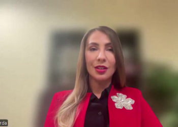 ‘Prestanite redigirati imena’ kaže preživjeli Epstein nakon objavljivanja datoteka | Vijesti