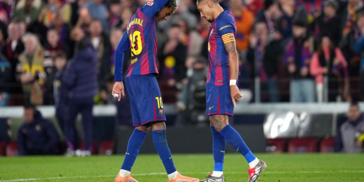 Raphinha izbačen iz FIFA-inih top 11: supruga ga brani na Instagramu