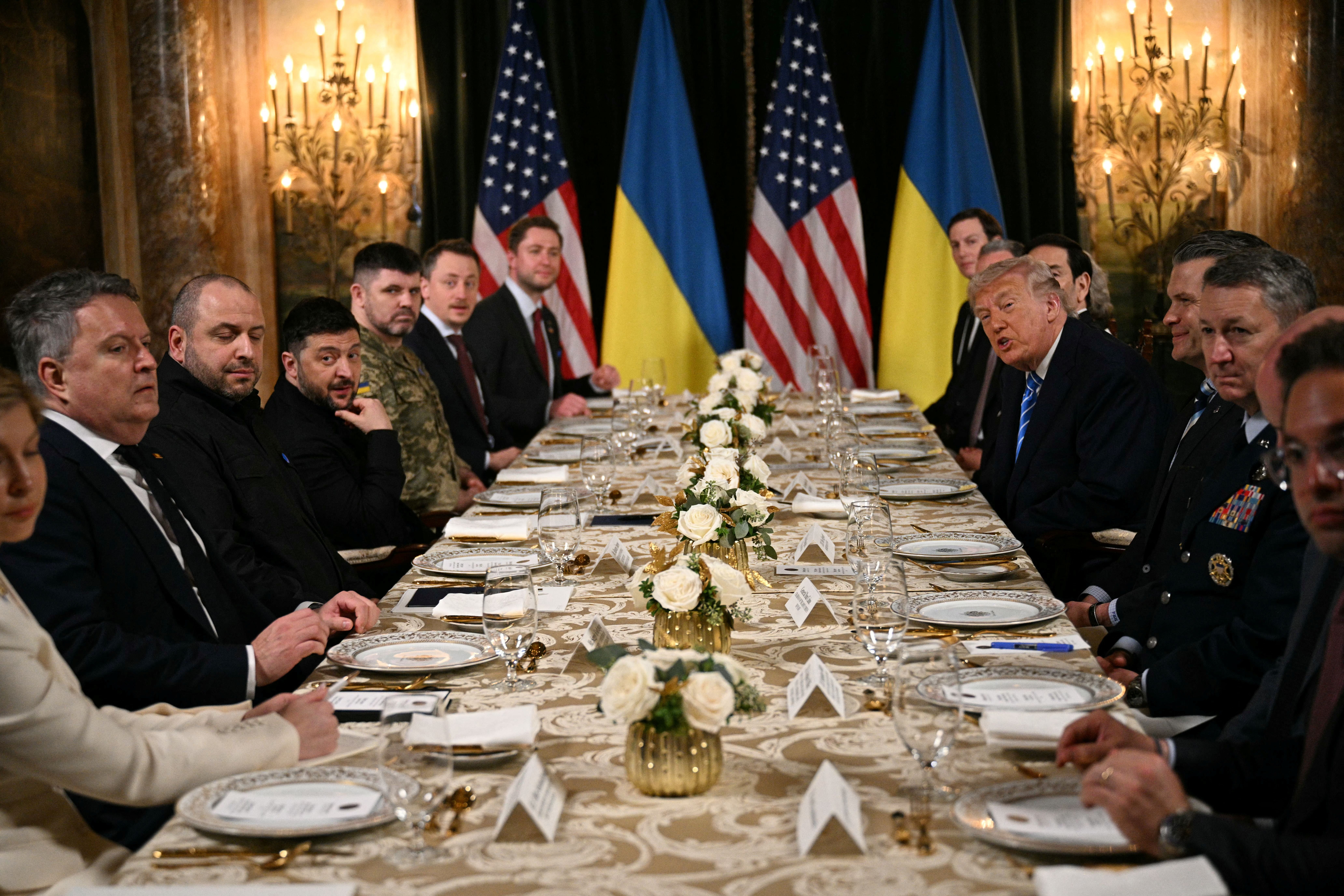 Gospodinu Trumpu su se pridružili savjetnici uključujući Petea Hegsetha i Marca Rubia