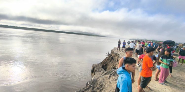 STRAŠNO Odron potopio usidrene brodove: "Najmanje 12 poginulih i oko 50 nestalih"