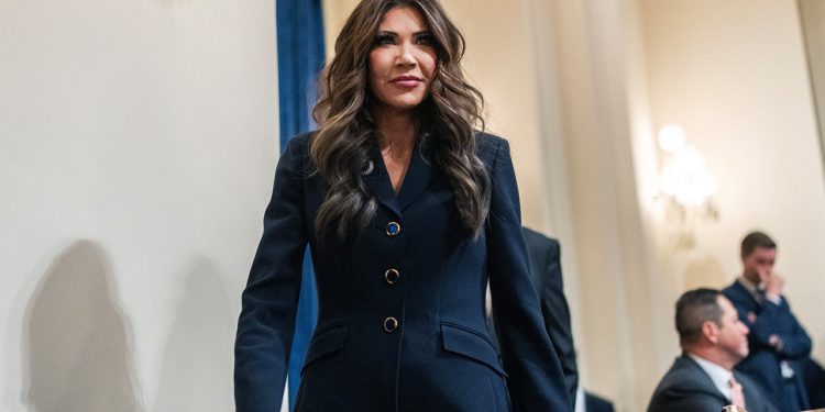 Šef DHS-a Noem i zastupnik Kennedy sukobljavaju se oko smanjenja financiranja sigurnosti u New Yorku