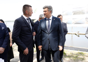 Šef propalog DP-a uvlači Plenkovića u mutne poslove: Već je iskrcao 2.7 milijuna, a sada stiže noćna mora