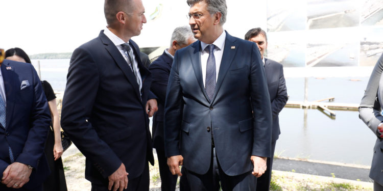 Šef propalog DP-a uvlači Plenkovića u mutne poslove: Već je iskrcao 2.7 milijuna, a sada stiže noćna mora