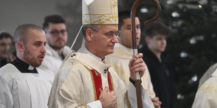 Širi se znakovita poruka nadbiskupa Kutleše na Badnjak: ‘Posebno se obraćam njima’