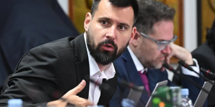 Slobodna Dalmacija – Gradsko Vijeće usvojilo smjernice za štekate i izmjene Plana upravljanja pomorskim dobrom