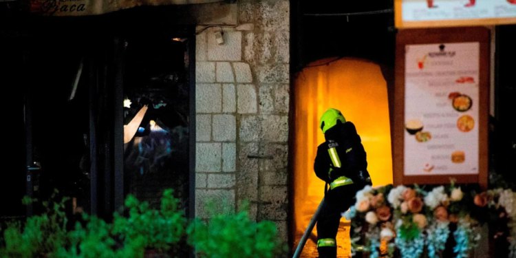 Slobodna Dalmacija – Muškarac teško ozlijeđen u eksploziji na Braču! Žurno prevezen u splitsku bolnicu