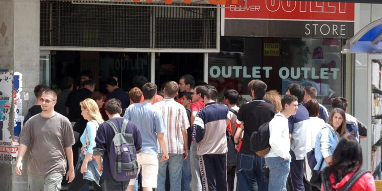 Slobodna Dalmacija – Na današnji datum 2015. zatvoreno je omiljeno splitsko kino: ‘Centrala’ i njegove bolje prošlosti vrijedi se prisjetiti