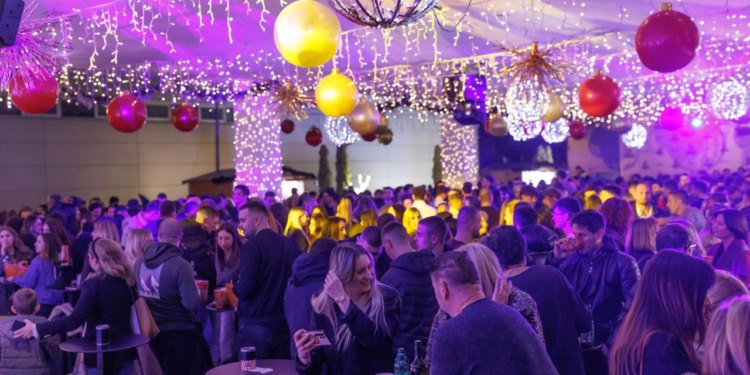 Slobodna Dalmacija – Najluđi Advent u Splitu nakon 23 dana zatvara se večeras koncertom poznate splitske pjevačice: ‘Pamtit će se…’