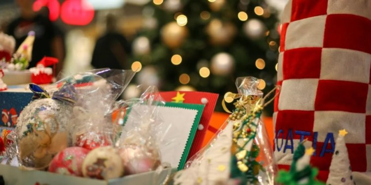 Slobodna Dalmacija – Nastavlja se akcija studenata splitske ekonomije “Djeca za djecu”: organiziran donatorski štand i sportska aukcija