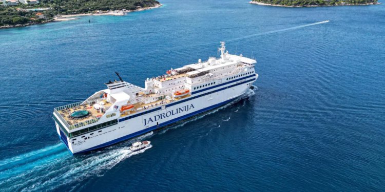 Slobodna Dalmacija – Ovo je sjajno! Do Italije ćemo za samo 4 sata; Jadrolinija uvodi nove brodove… Tu je i novi vozni red