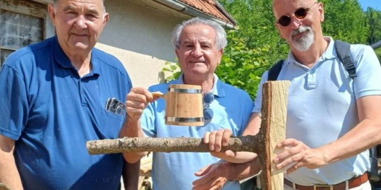 Slobodna Dalmacija – Pogađajte tko je napravio najveću bukaru na svijetu! Eh, moji Dalmatinci…; ima li ko force dignit ovu mrcinu!?