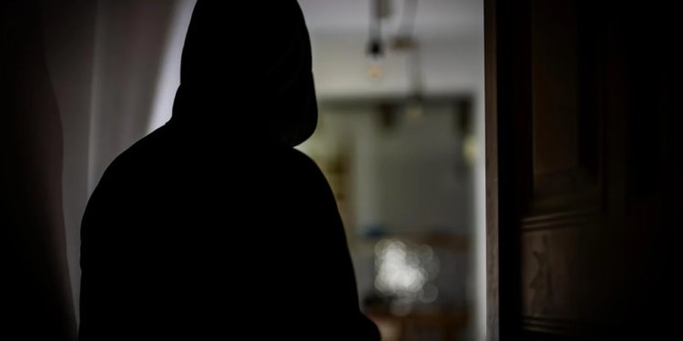 Slobodna Dalmacija – Policija stala na kraj mladom lopovu koji se nakrao po splitskim kafićima; ovako je operirao, neće više… za sada