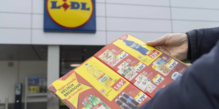 Slobodna Dalmacija – Prosinačko radno vrijeme trgovina ide na ruku Splićanima; ovo je popis danas otvorenih dućana, rade i dva šoping-centra