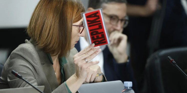 Slobodna Dalmacija – Puljkovi vijećnici o Bačićevom zakonu: ‘Split postaje El Dorado!’ Održali pressicu usred sjednice: ‘Šutu nije briga…’