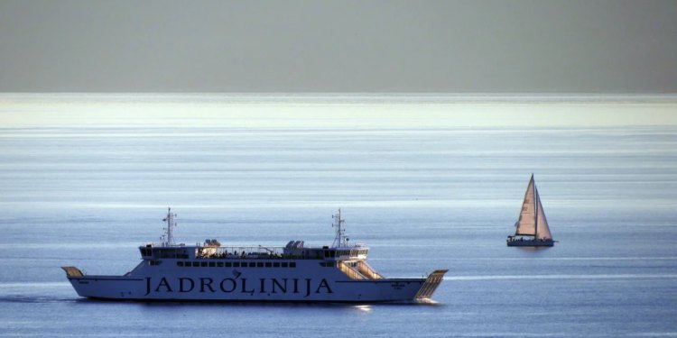 Slobodna Dalmacija – Slobodna Dalmacija i Jadrolinija daruju zidni kalendar za 2026. – ne propustite svoj primjerak u subotu, 6. prosinca