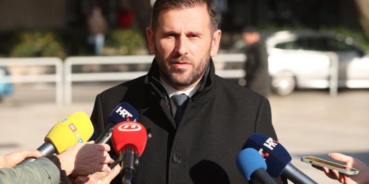 Slobodna Dalmacija – Šuta prozvao Tomaševića pa se ‘posuo pepelom’: ‘Žao mi je što sam nehotice prozvao druge…’