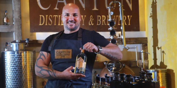 Slobodna Dalmacija – ‘U mom ginu ćuti se Hvar! Ali da nije bilo tog Engleza koji je doša’ u naše selo i donija tu nevjerojatnu stvar…’