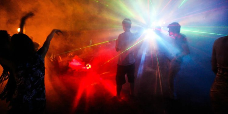 Slobodna Dalmacija – U prostor kultnog splitskog kluba nakon 25 godina vraćaju se partyji! Prvi je već sutra, cijena ulaznice je simbolična