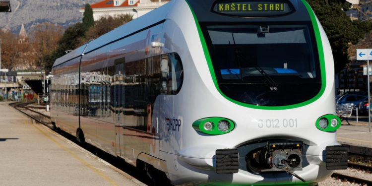 Slobodna Dalmacija – VIDEO Povijesni trenutak; iz Splita do Kaštela od danas vozi čudo od vlaka, prvi takav u Europi; uvedeni novi polasci…