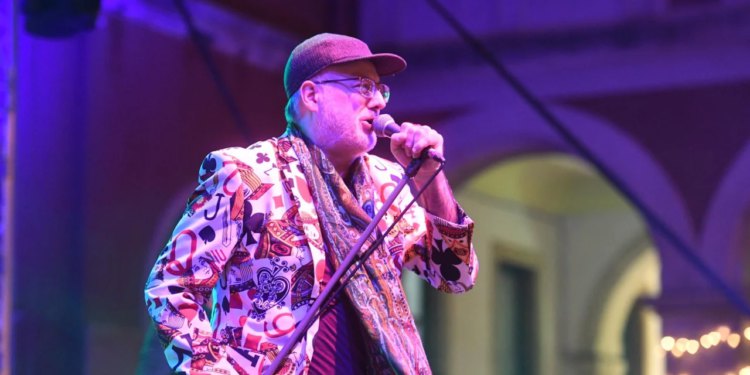 Slobodna Dalmacija – VIDEO Solinjani će ovu večer dugo pamtiti, Vuco raspametio publiku! Ulaznica je bila najtraženija ‘roba’ u gradu…