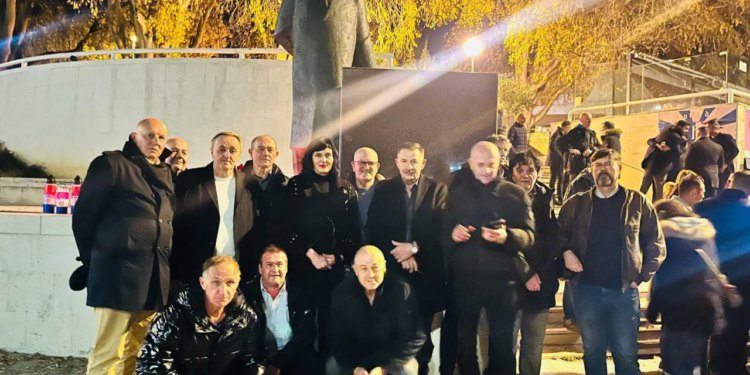 Slobodna Dalmacija – VIDEO Stotine svijeća za prvog predsjednika; Splitski HDZ dostojanstveno obilježio 26 godina od smrti Franje Tuđmana