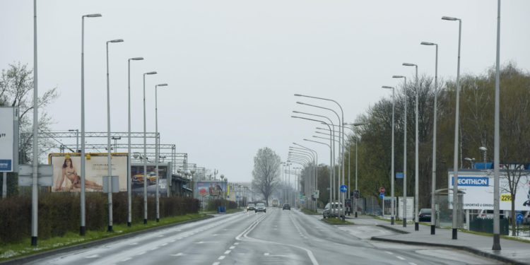 Snimili što radi na Aleji Bologne u Zagrebu: ‘Bolesnik, takve zovemo domaći terorist’