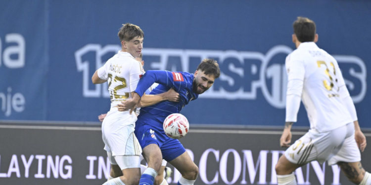 Sportske novosti – ANKETA/VIDEO: Je li Kolarić oštetio Dinamo u derbiju?