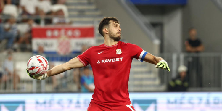 Sportske novosti – Kapetan Rijeke kao Djed božićnjak: ‘Nosim poklone kući. Čekaju nas bolja vremena, a doveli smo fantastičnog igrača’