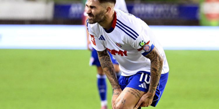 Sportske novosti – ‘Livaja je otvorio je vrata i udario me njima po sredini čela. Poludio sam. Zaletio sam se i pogodio ga šakom u glavu…’