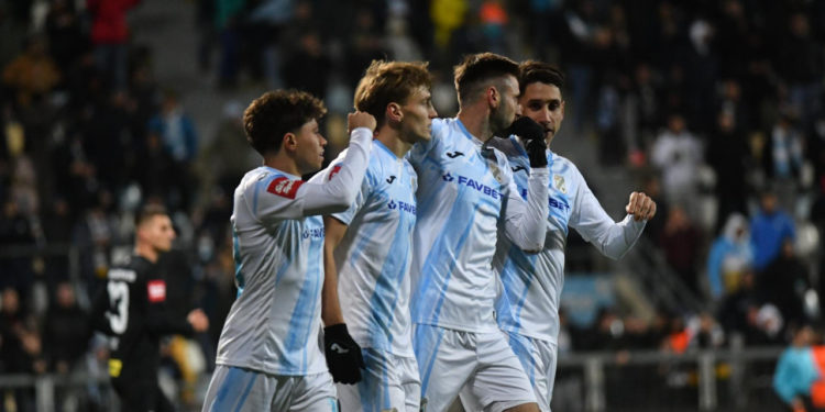 Sportske novosti – Rijeka nije Dinamo ili Hajduk i to je idealna situacija za nju. Oni imaju jednu veliku privilegiju