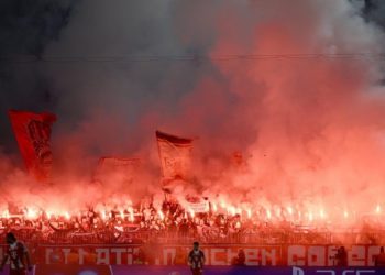 Sportske novosti – VIDEO Bayernovi ultrasi bakljadom ‘nadmudrili’ UEFA-u, direktor kluba razočaran: ‘To je jednostavno neprihvatljivo’