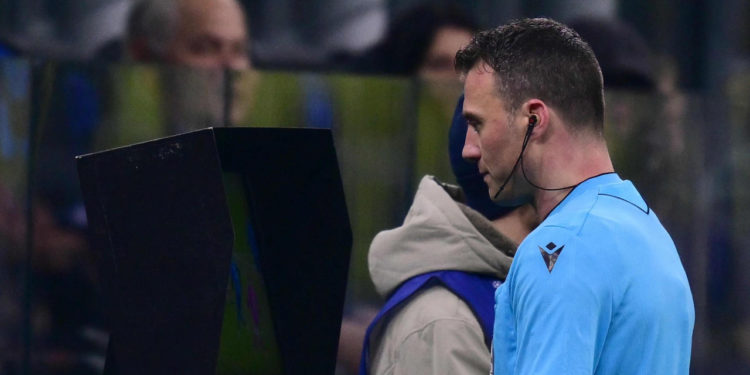 Sportske novosti – Zwayer nije ispao frajer: Čak i Liverpool priznaje da im je poklonjen penal, a ne stoji ni teorija ‘kompenzacije’