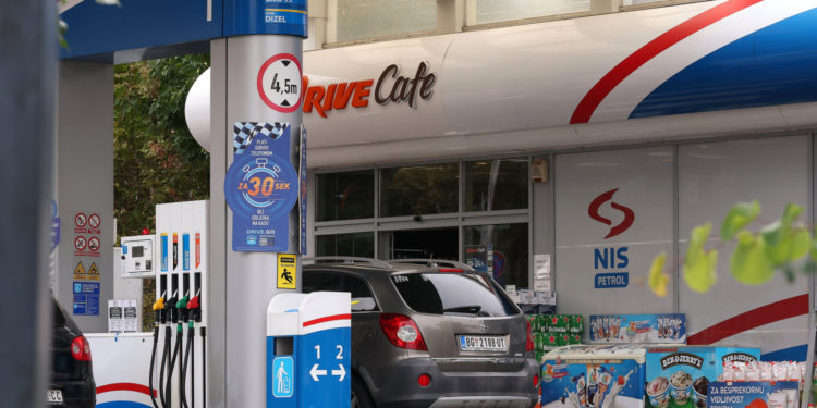 Srbe čeka neviđeni kaos: Uskoro neće imati gdje natočiti gorivo