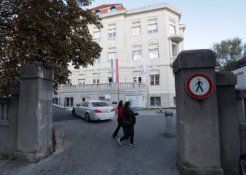 Surogat majka iz Ukrajine im rodila dijete, doživjeli šok kad su došli u Zagreb