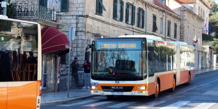 Sve na jednom mjestu: evo kako rade Libertasova prodajna mjesta i Kolodvor na Silvestrovo i Novu godinu, linije su pojačane u gradskom i prigradskom prijevozu