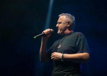 Thompson poslao poruku pred rasprodanim Višnjikom: “Onaj tko ne izlazi na izbore, nije ga briga za Hrvatsku”