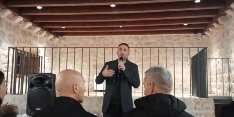 Turistički vodič, inicijator i voditelj više turističkih programa Vedran Mezei održao predavanje ‘Kolenda kroz dubrovačka stoljeća’: