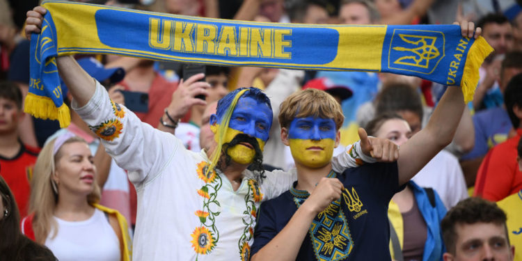 UEFA kaznila Ukrajinu zbog transparenta protiv Rusije — RT World News