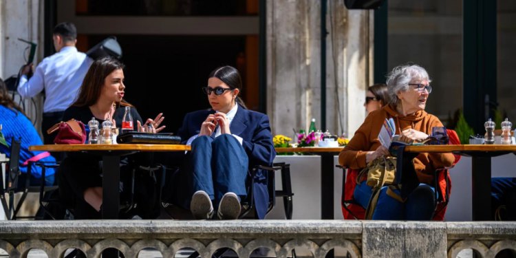 UTD Ragusa ima tri, a Lovrjenac nekad imao 35 poslovnih prostora: u Gradskoj kavani tada se smjela svirati samo…