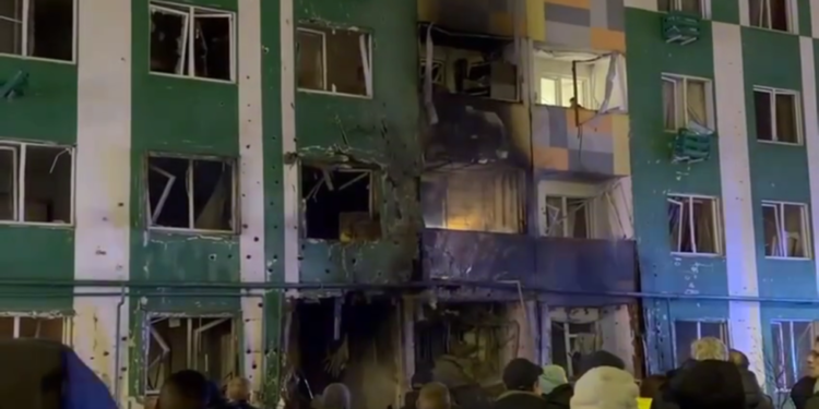 Ukrajinski dron napao stambeni blok u zapadnoj Rusiji (VIDEO) — RT Rusija i bivši Sovjetski Savez