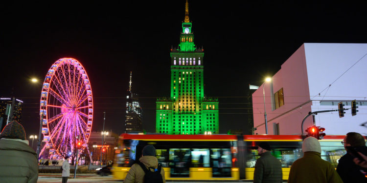 Ukrajinski tinejdžeri pretvaraju poljski park u zonu borilačkih klubova – mediji – RT Rusija i bivši Sovjetski Savez
