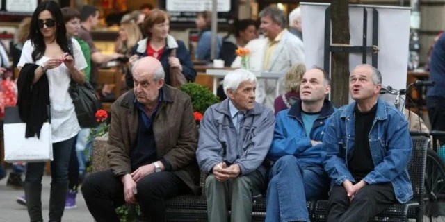 Umirovljenici iz RS koji žive u inozemstvu do kraja godine moraju poslati potvrdu da su živi