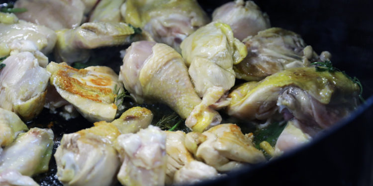 Upozorenje kupcima: Salmonela otkrivena u pilećem batku i zabatku, povlače se