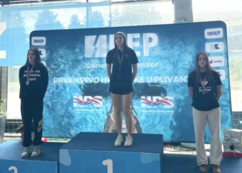 Uspješan nastup članova PK Zadra u Splitu, evo što su sve osvojili mladi plivači